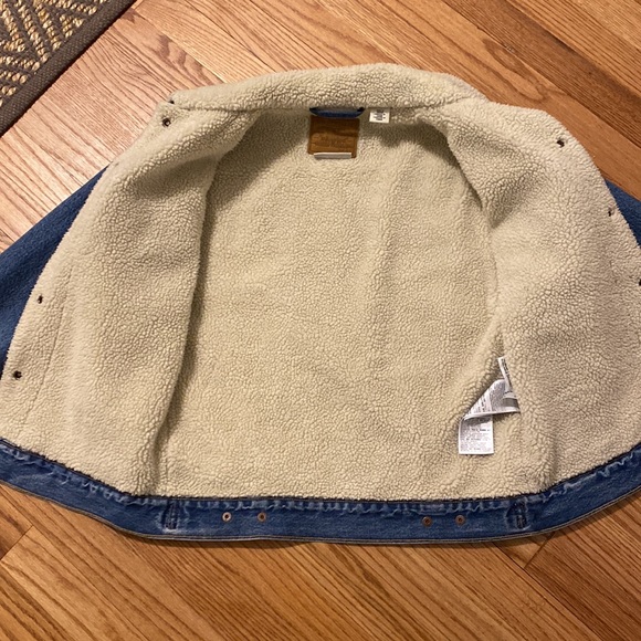 Levi's Ex-Boyfriend Sherpa-Lined Denim Trucker Jacket - Picture 7 of 9